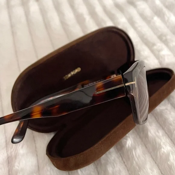 Tom Ford Conrad Brow-Bar Sunglasses - Picture 11 of 16